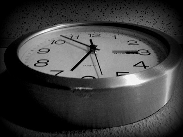 Clock Daylight Saving ends Clock Daylight Saving ends